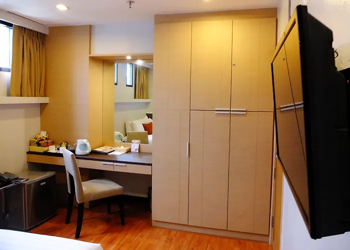 Hotel Alt Nana By Uhg -nearby Benjakitti Park & Queen Sirikit National Convention Center