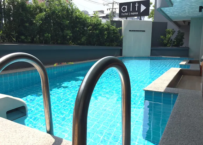 Hotel Alt Nana By Uhg -nearby Benjakitti Park & Queen Sirikit National Convention Center Banguecoque