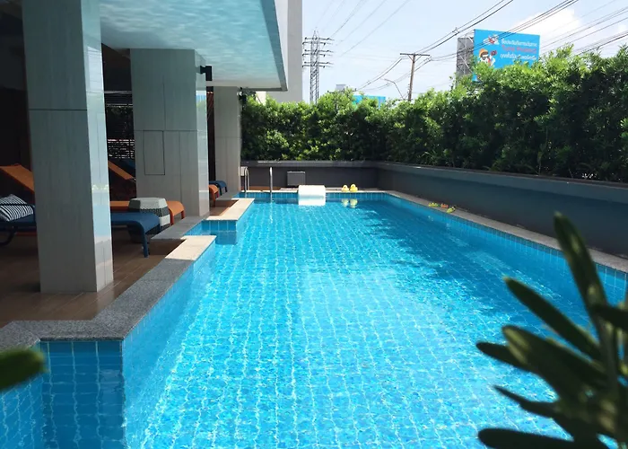Hotel Alt Nana By Uhg -nearby Benjakitti Park & Queen Sirikit National Convention Center